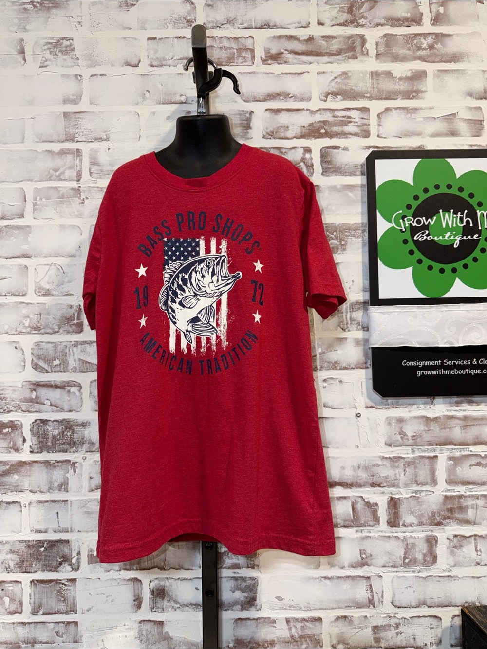 Bass Pro Shops Red Graphic Bass American Tradition Tee